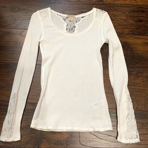 Lucky Brand• Lace trim thermal fitted top